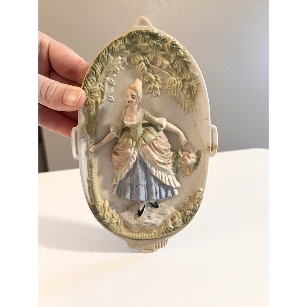 Vtg 1940s Chase Occupied Japan Victorian Courting Lady Bisque Wall Plaque - Picture 2 of 7
